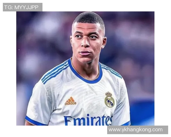 全球顶级足球球星盘点：以踢足球的传奇人物为核心的影响力解析