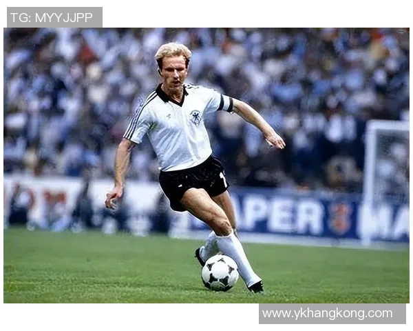 德国足球明星全景图解：从贝肯鲍尔到穆勒的传奇之路